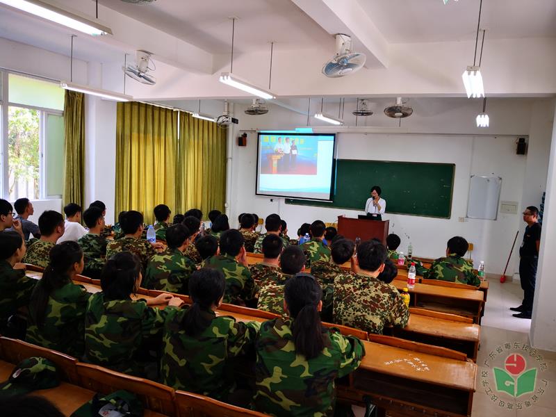 周艾宏老师做物联网专业介绍-1.jpg