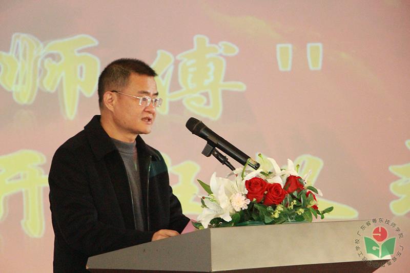 汕头市市人社局副局长洪木佳致辞-1.jpg