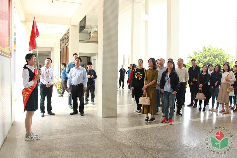 参观潮旅系教学场地1-1.jpg