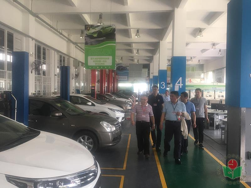 北山湾校区汽修工程系车间-1.jpg