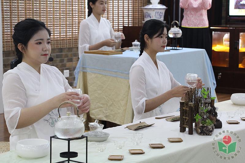 “粤菜师傅”+印象潮菜主题茶艺表演2-1.jpg