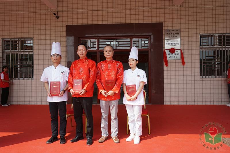 师徒合影.jpg