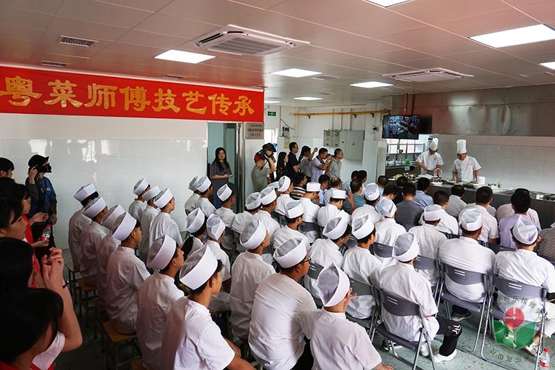 师徒献艺现场.jpg