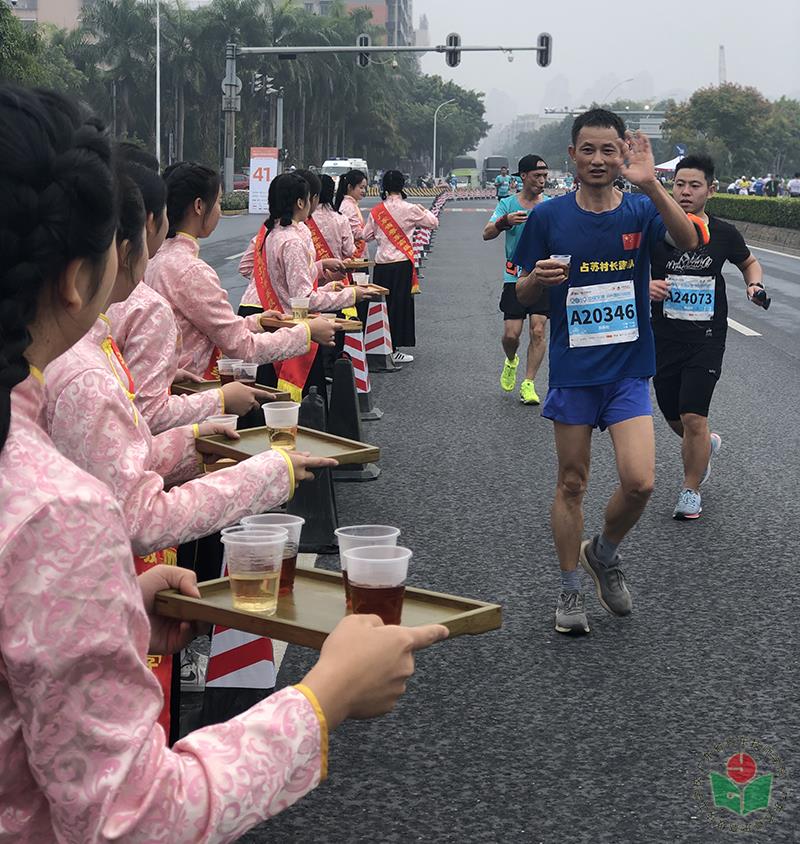 为跑手奉茶.jpg