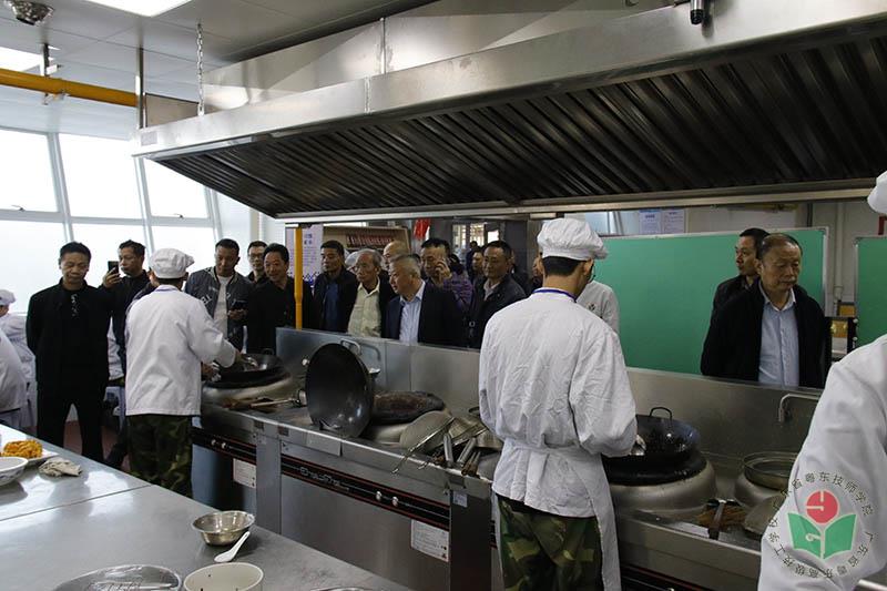 “粤菜师傅”工程培训基地展示一体化特色教学-1.jpg