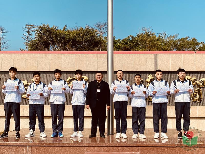 16吴伟烈副院长颁奖-1.jpg