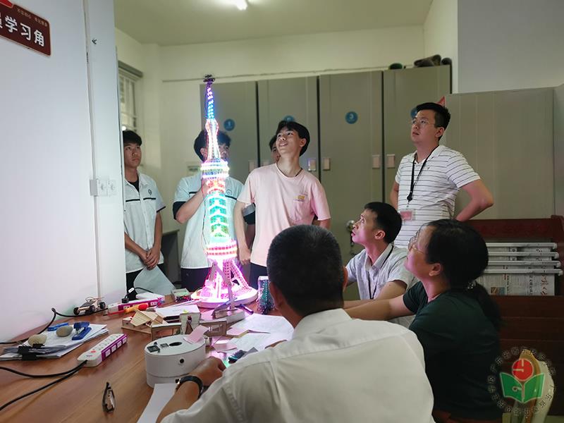 小发明小制作初审会2-1.jpg