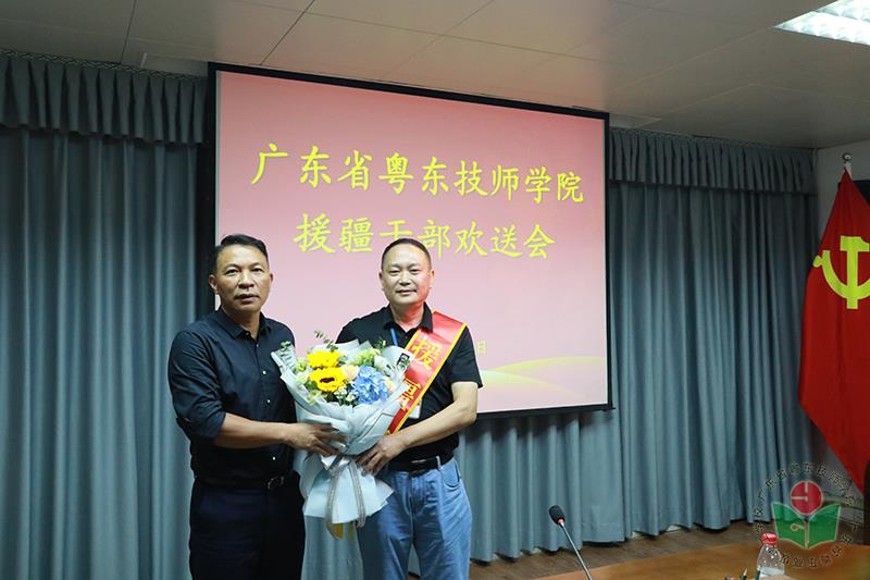 合照2-1.jpg