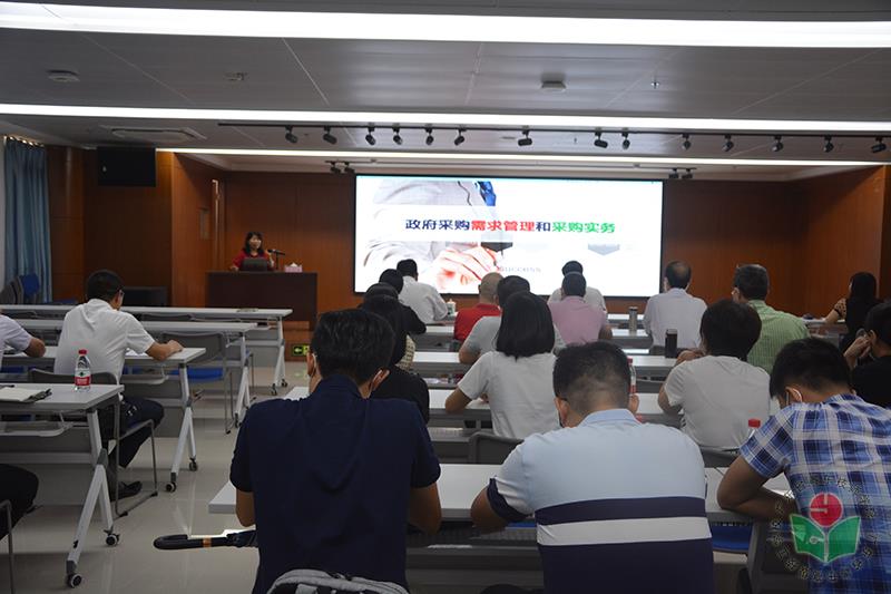 杨志坚主任讲解.jpg