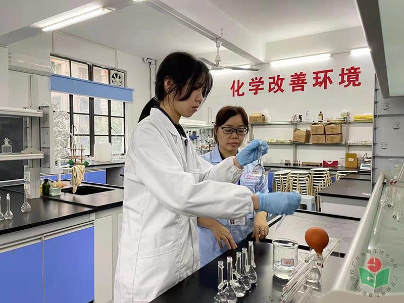 邱佩爱老师指导选手训练过程-1.jpg