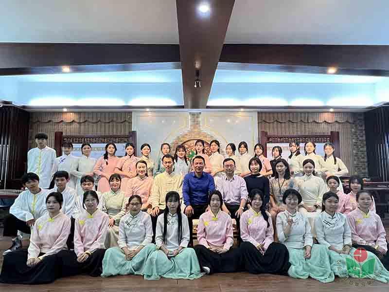 图片8合影-1.jpg