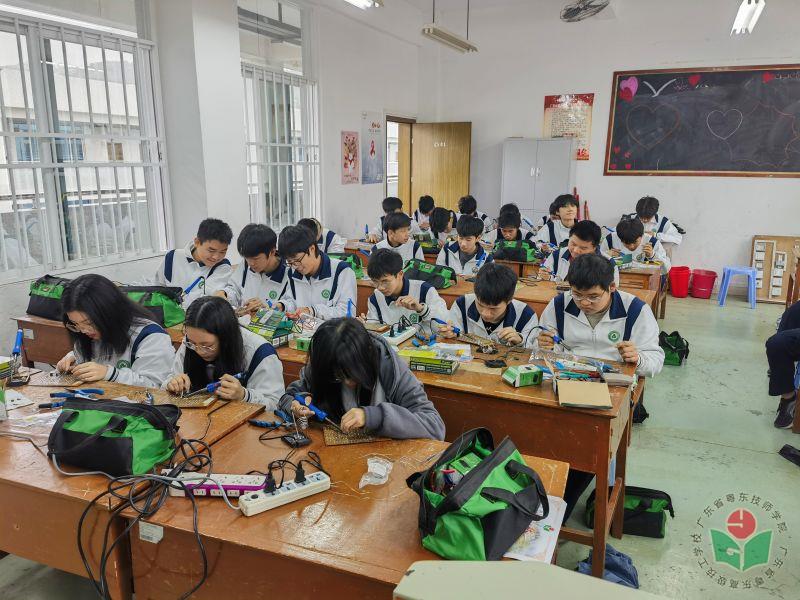 10 电气工程系.jpg