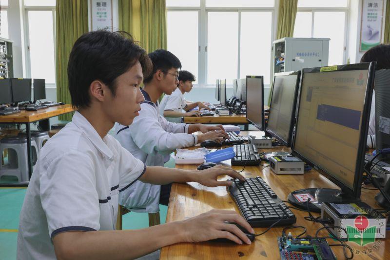 5-单片机程序开发.jpg
