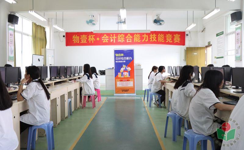 13-易拉宝1.jpg