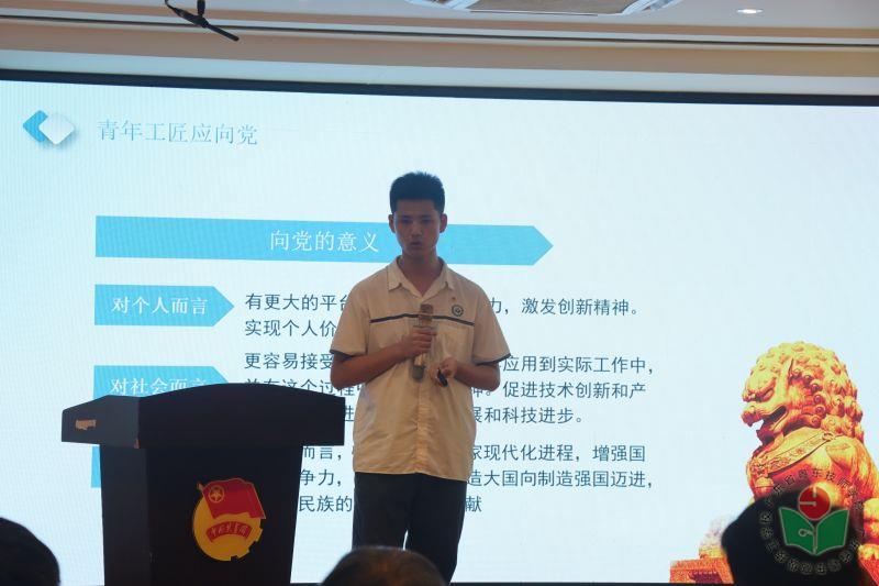 电气工程系 谢泽培 2020 级 J4 机电一体化技术（电气方向）班.jpg