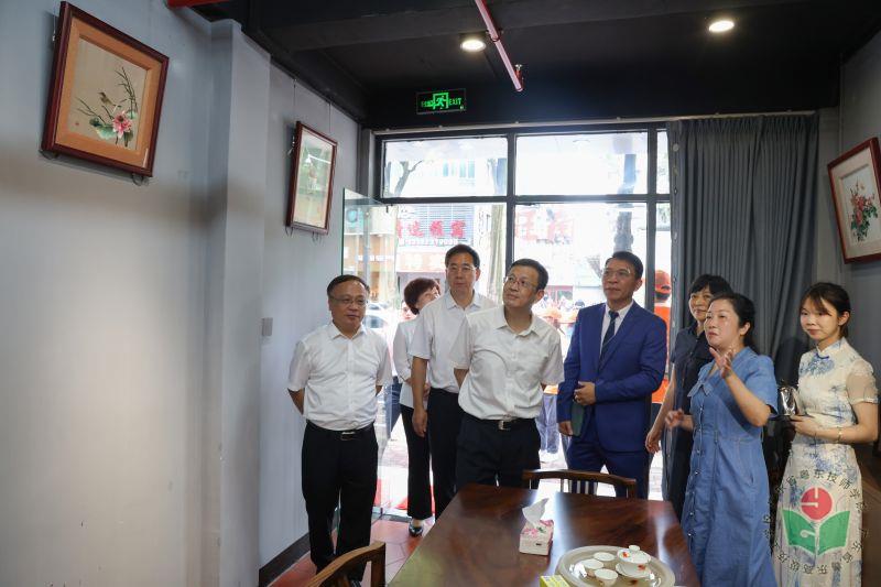 参观.jpg