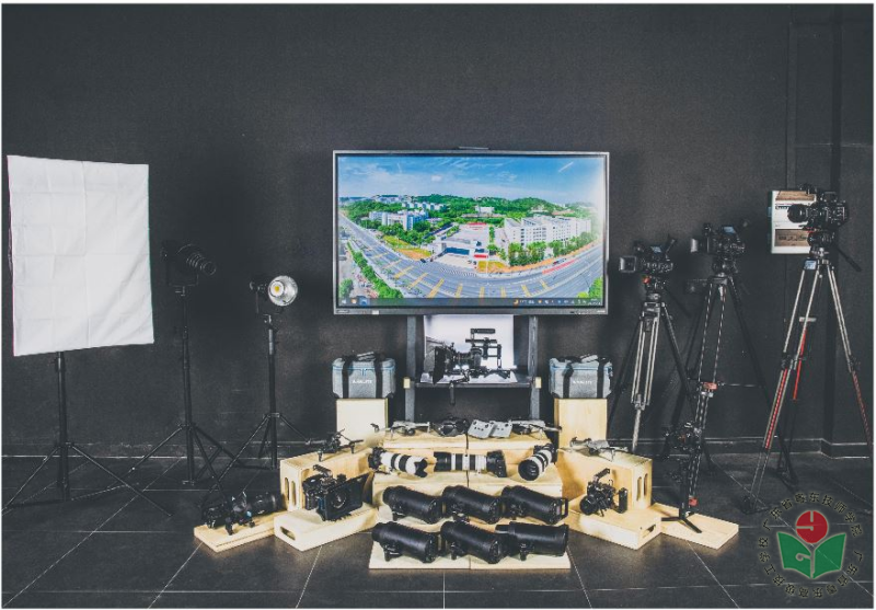 [图2-3] 影视制作专业教学设备.png