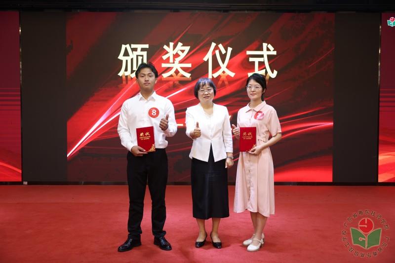 一等奖合照.jpg